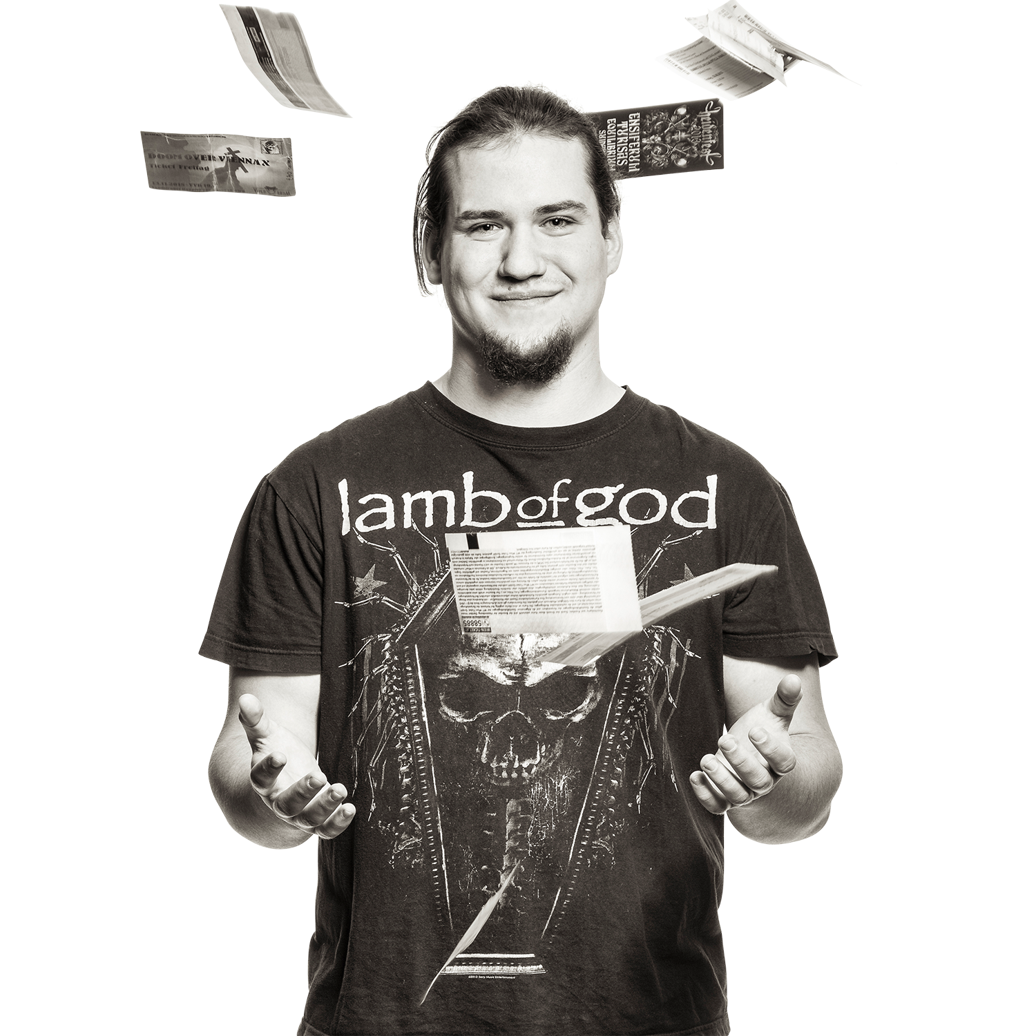 Philipp hält mehrere Konzert-Tickets in der Hand. 