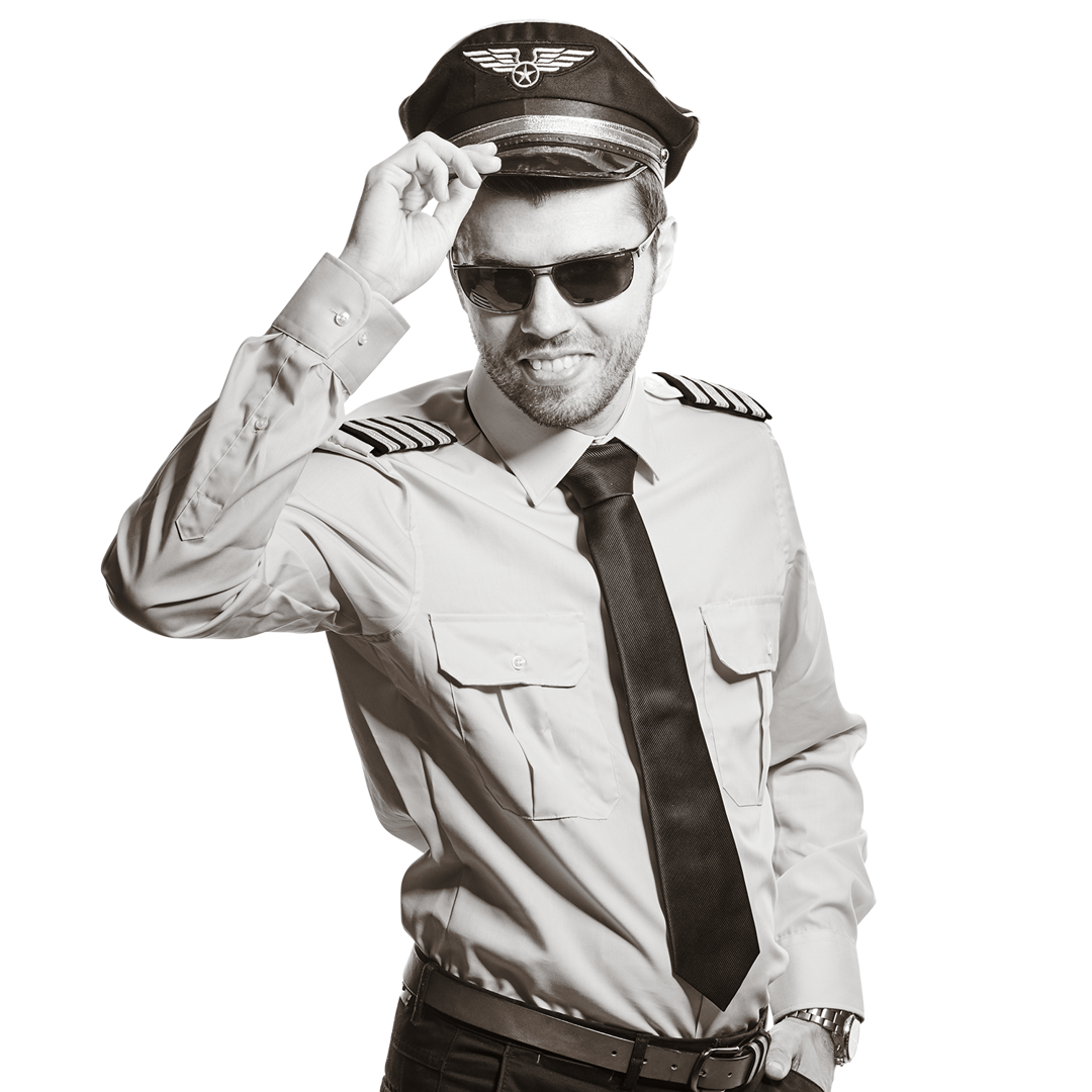 Marco trägt eine Pilotenuniform
